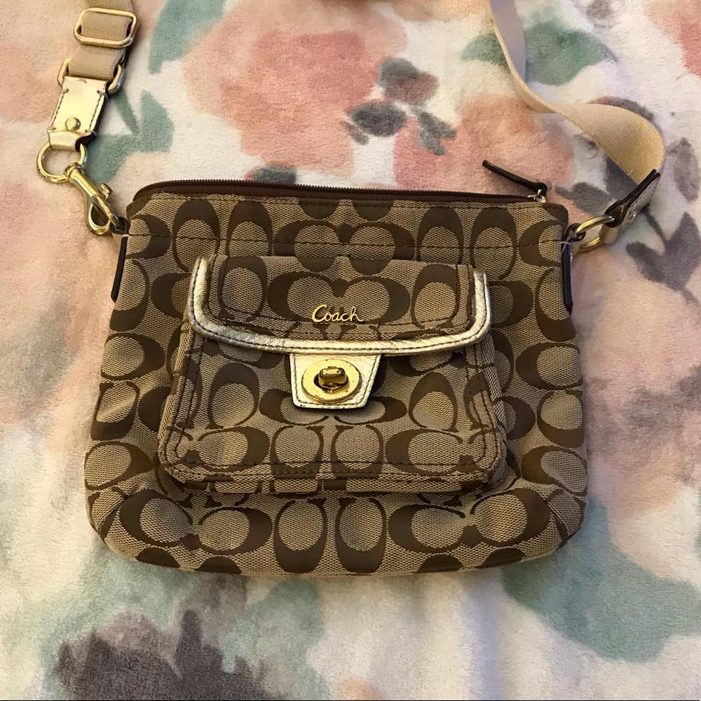 Crossbody coach purse 👜 💕